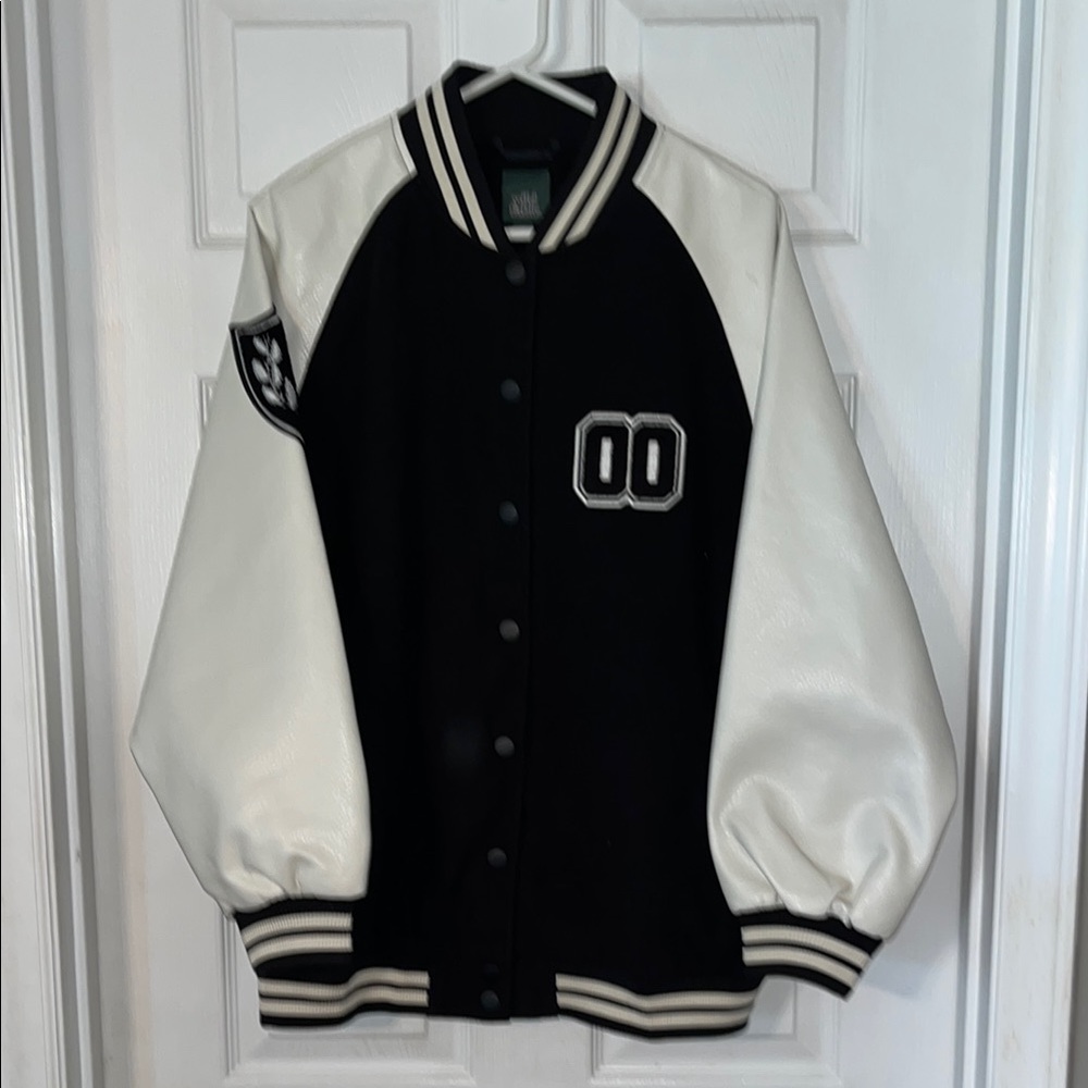 Junior’s Wild Fable Black and White Varsity Jacket, Medium
